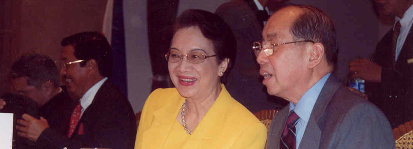 2003 - Corazon Aquino